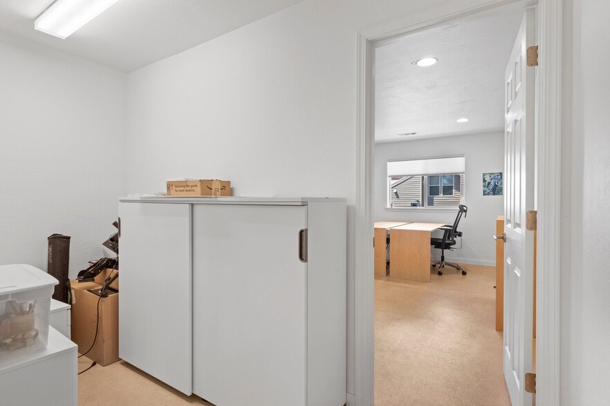 More Photos Of 621-629 A St, Ashland Storefront Retail Residential For Sale