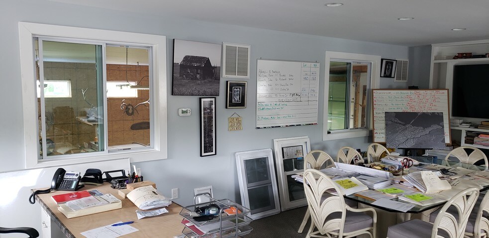 More Photos Of 10 Park Ave, Stafford Township Showroom For Sale