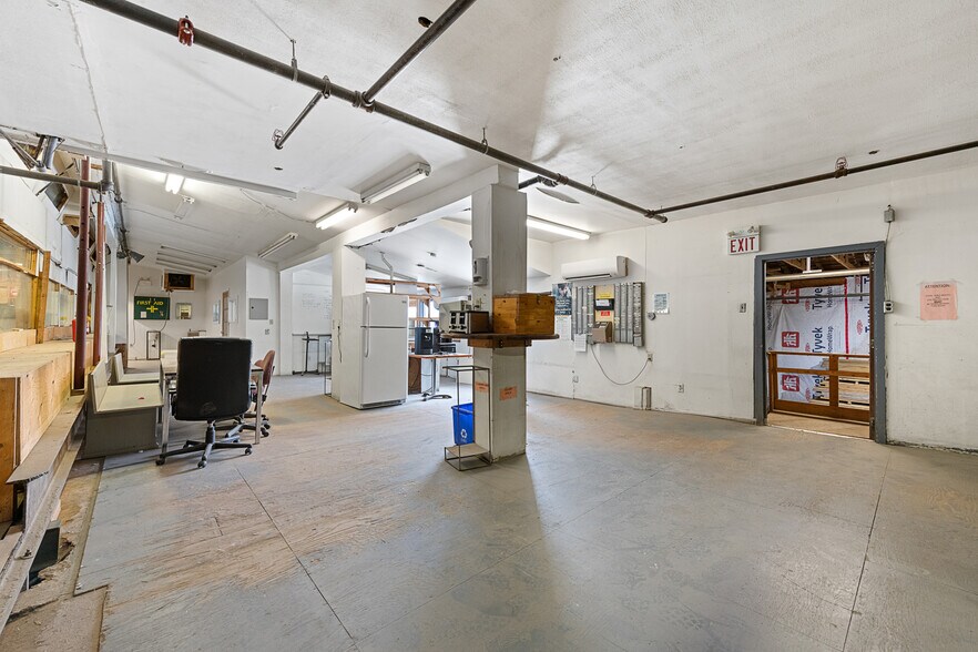 More Photos Of 14 Conway St, Madawaska Valley Manufacturing For Sale
