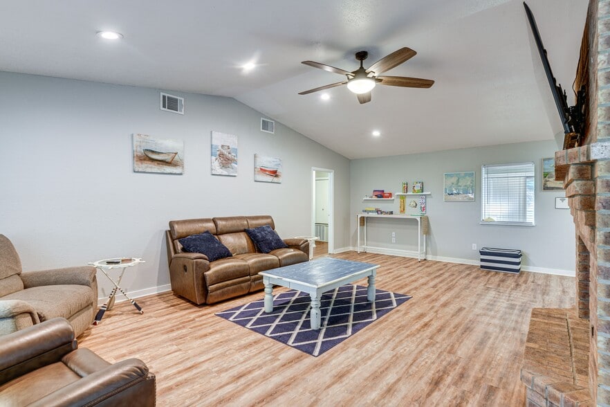 More Photos Of 1524 16th St, Rockport Manufactured Housing Mobile Home Park For Sale