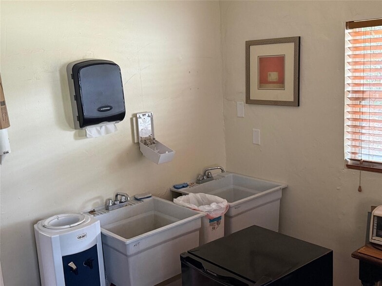 More Photos Of 6505 SW 13th St, Gainesville Office For Lease