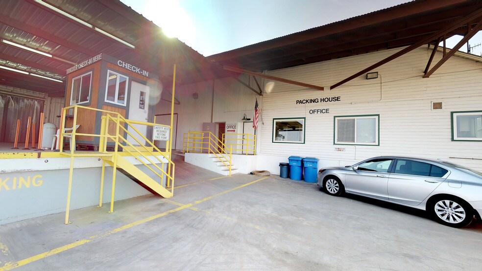 Primary Photo Of 818 S Derby St, Arvin Refrigeration Cold Storage For Sale
