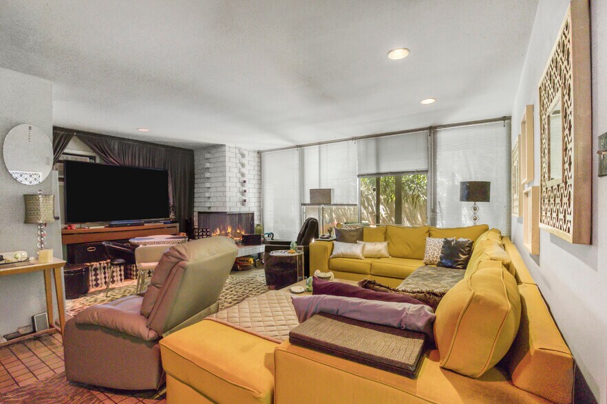 More Photos Of 1276 N Sweetzer Ave, West Hollywood Apartments For Sale