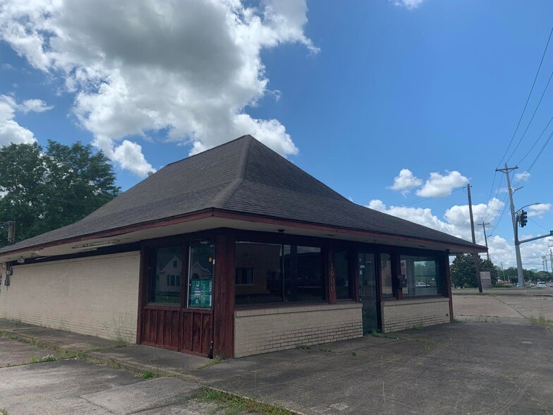 Primary Photo Of 1900 Main St, Columbus Office For Sale