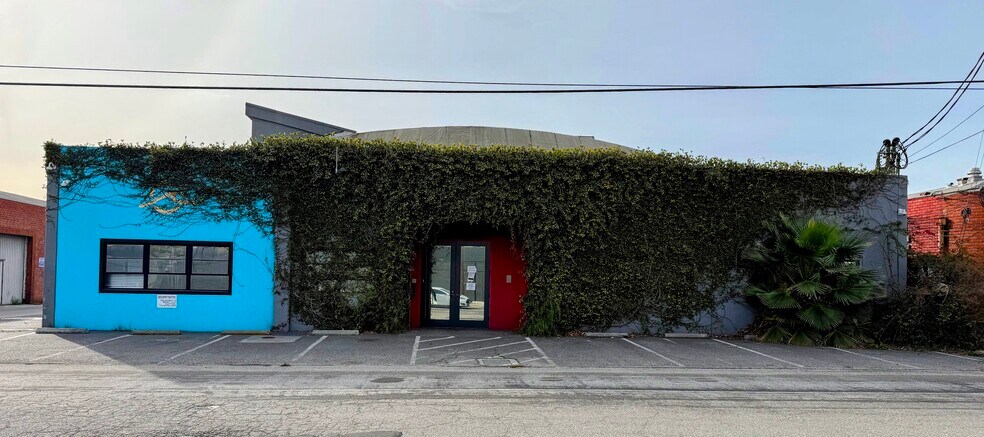 Primary Photo Of 5438 W 104th St, Los Angeles Warehouse For Lease