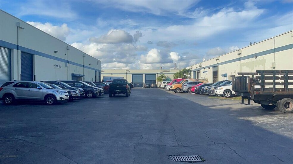 More Photos Of 5220 NW 72nd Ave, Miami Warehouse For Lease