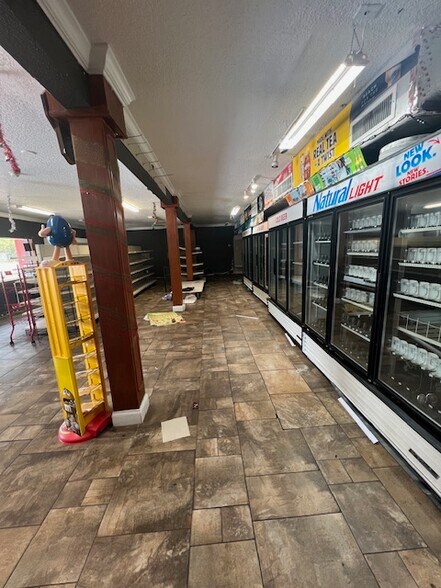 More Photos Of 271 Ft. Smith Blvd, Deltona Storefront Retail Office For Lease