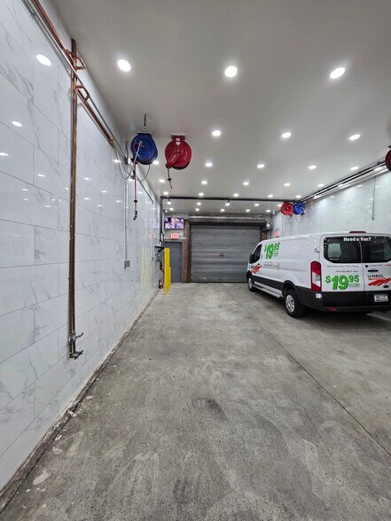 More Photos Of 9011 130th St, Richmond Hill Warehouse For Sale