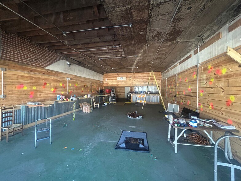 More Photos Of 225 Maxwell Ave, Greenwood Office For Sale