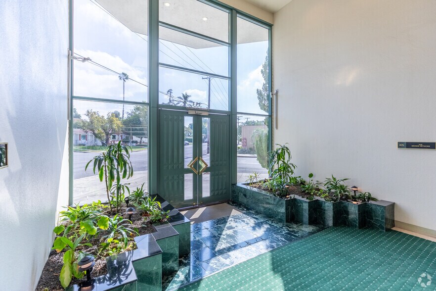 More Photos Of 333 S Juniper St, Escondido Office For Lease