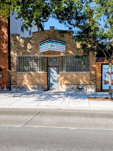 Primary Photo Of 4052 N Western Ave, Chicago Flex For Sale