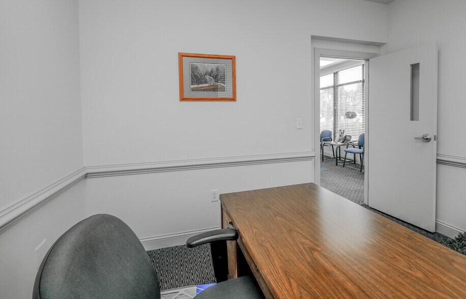 More Photos Of 123 E 6th St, Front Royal Office For Lease