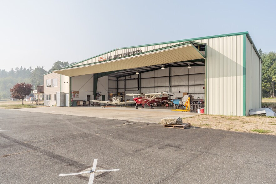 More Photos Of 191 Airport Rd, Port Townsend Airplane Hangar For Lease
