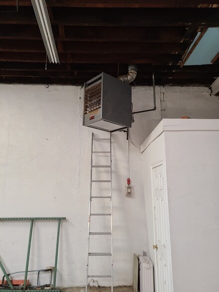 More Photos Of 7 Florence St, Floral Park Warehouse For Lease