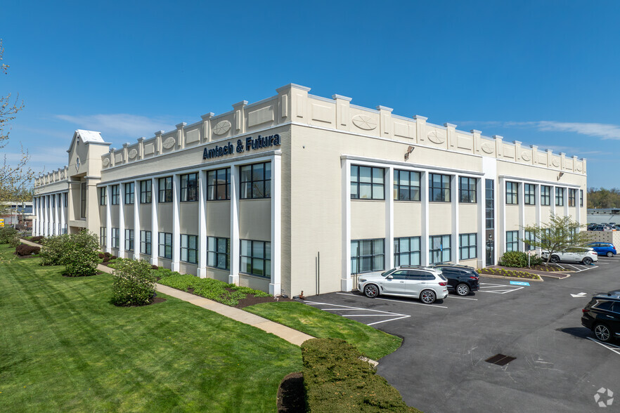 Primary Photo Of 515 Pennsylvania Ave, Fort Washington Office For Sale