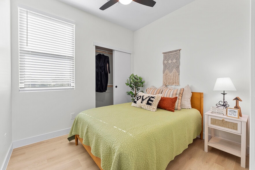 More Photos Of 1405 14TH st, Phoenix Multifamily For Sale