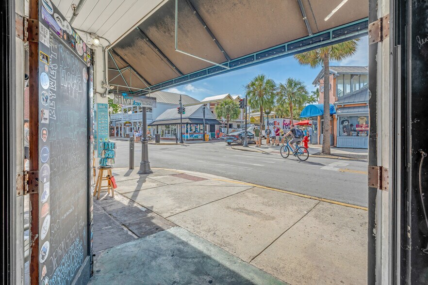 More Photos Of 135 Duval St, Key West Bar For Lease