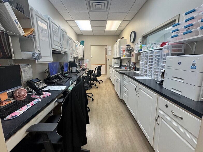 More Photos Of 3322 W Willow Knolls Rd, Peoria Office For Sale
