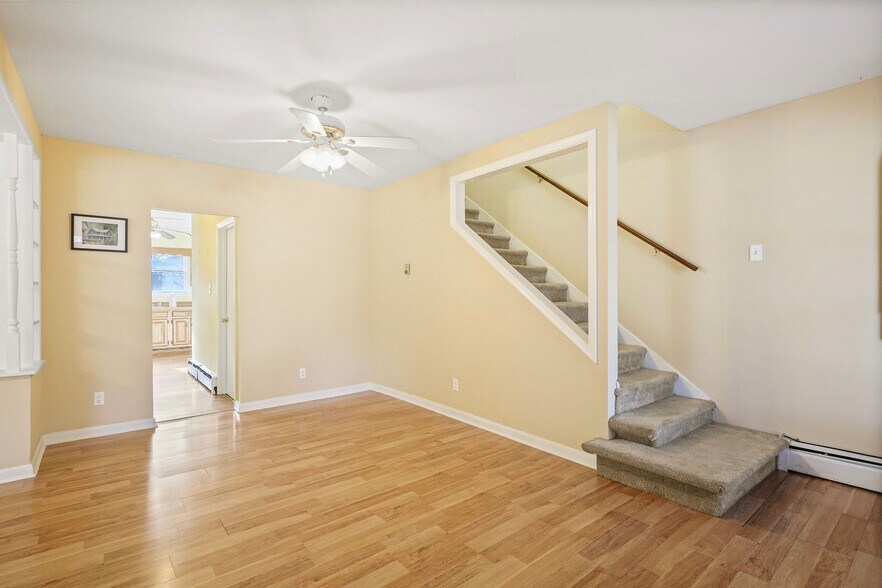 More Photos Of 122 E Main St, Stevensville Office For Sale