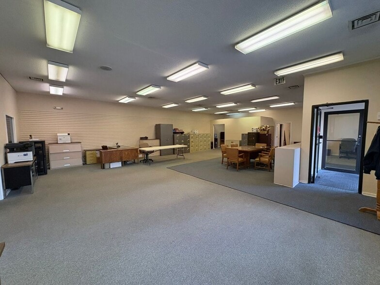 More Photos Of 1008 E Lincoln Hwy, New Haven Office For Sale