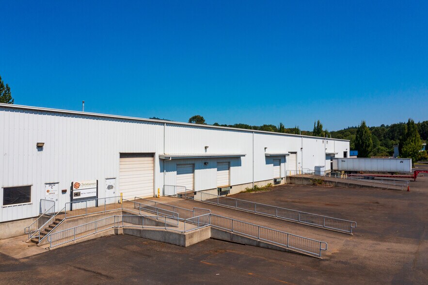 More Photos Of 2632 N Hendrickson Dr, Kalama Warehouse For Lease