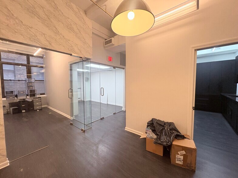 More Photos Of 39-41 W 38th St, New York Loft Creative Space For Lease