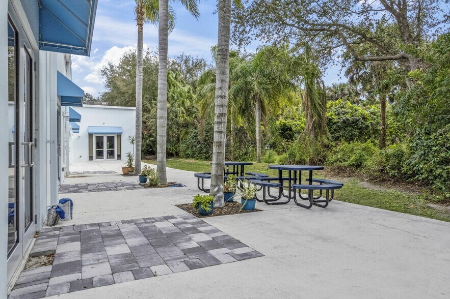More Photos Of 1345 36th St, Vero Beach Medical For Sale