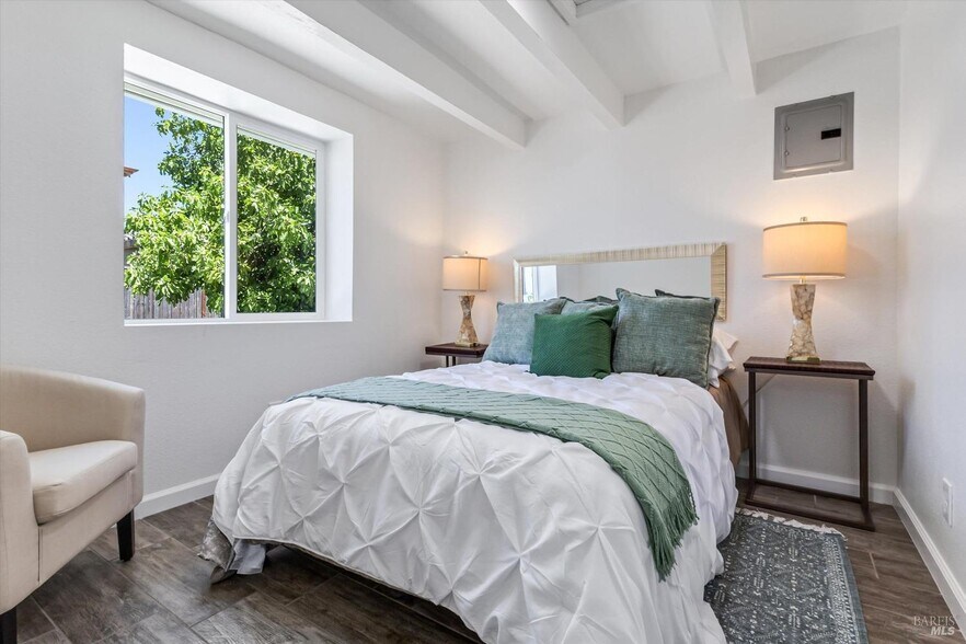 More Photos Of 2113 Dennis Ln, Santa Rosa Multifamily For Sale