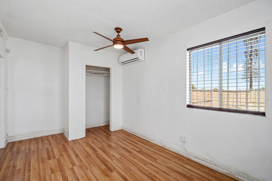 More Photos Of 8837 E Palmdale Blvd, Palmdale Research And Development For Sale