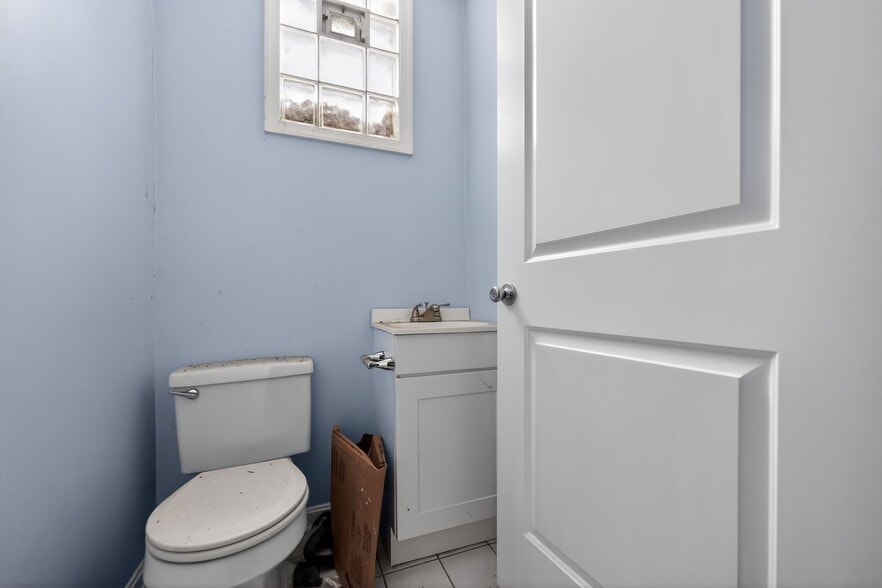 More Photos Of 3150 Willits Rd, Philadelphia Storefront Retail Office For Sale