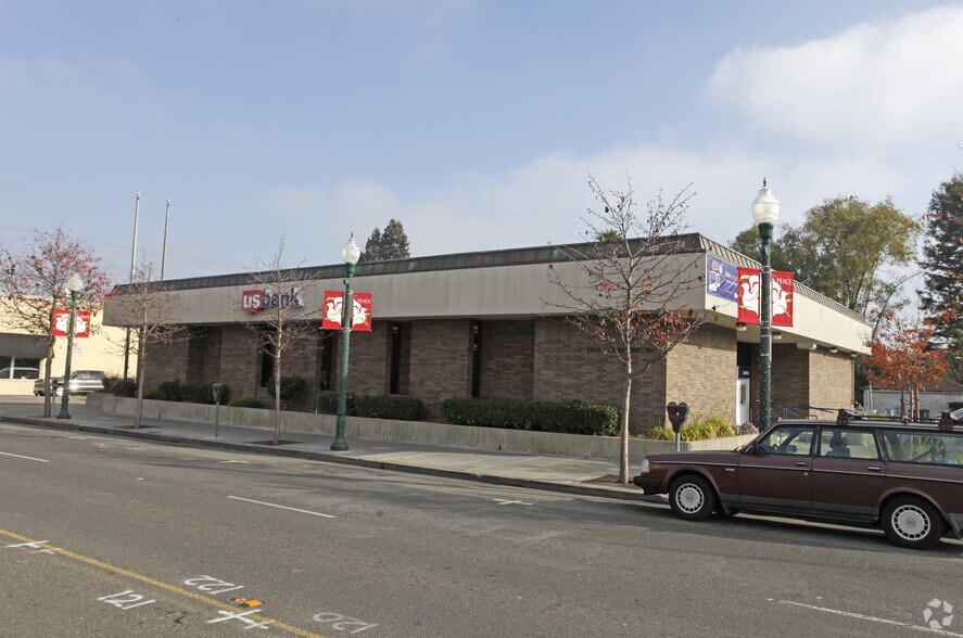 More Photos Of 1414 Webster St, Alameda Bank For Lease
