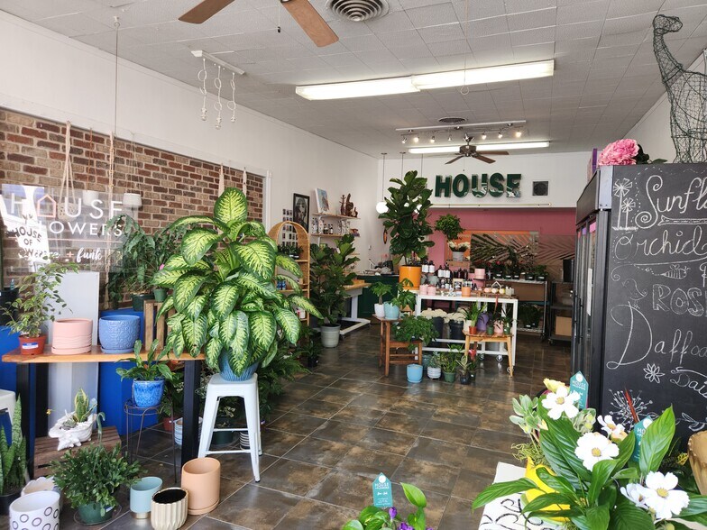 More Photos Of 1609-1611 19th St, Bakersfield General Retail For Lease