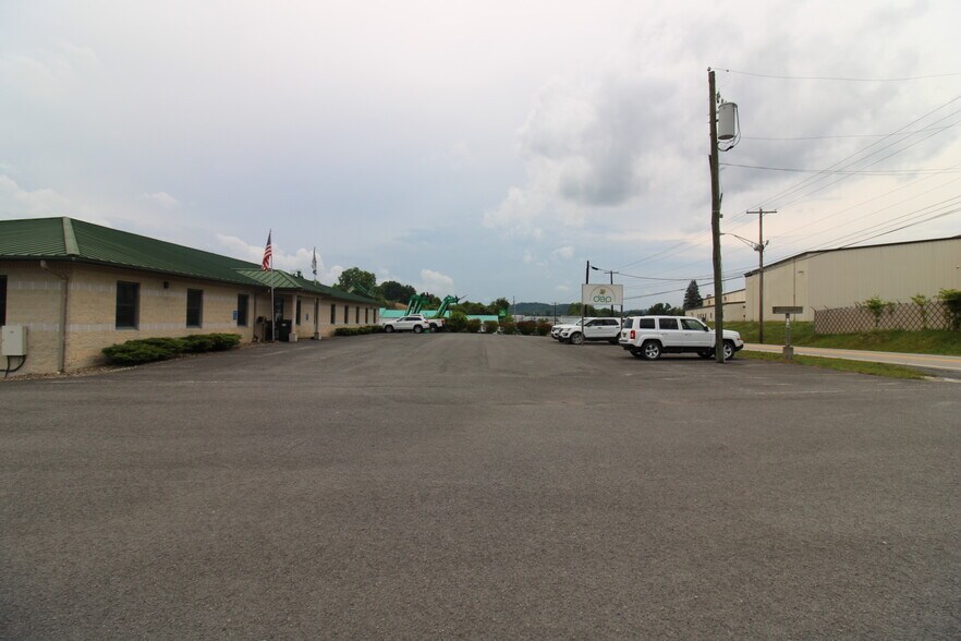 More Photos Of 2031 Pleasant Valley Rd, Fairmont Medical For Lease