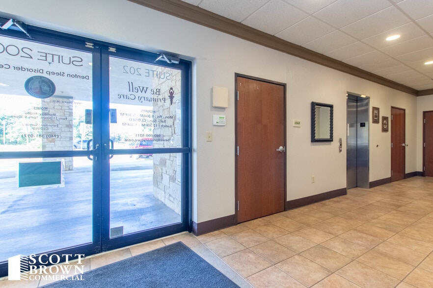 More Photos Of 3200 Colorado Blvd, Denton Healthcare For Lease