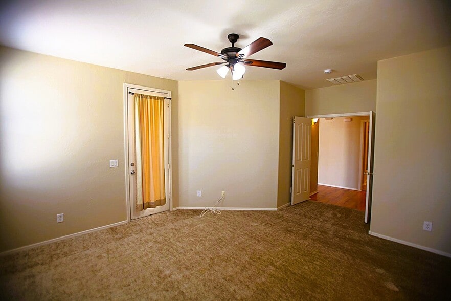 More Photos Of 14230 W Calavar Rd, Surprise Multifamily For Sale