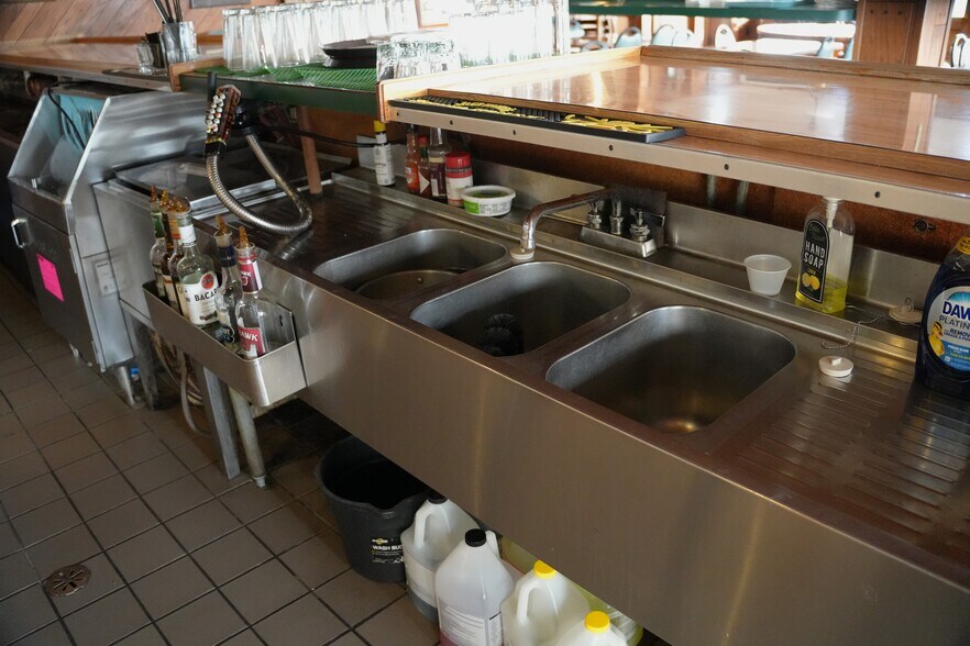 More Photos Of 7707 Dyke Rd, Fair Haven Sports And Entertainment For Sale