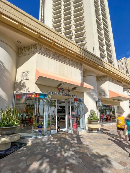More Photos Of 2424 Kalakaua Ave, Honolulu Hotel For Lease