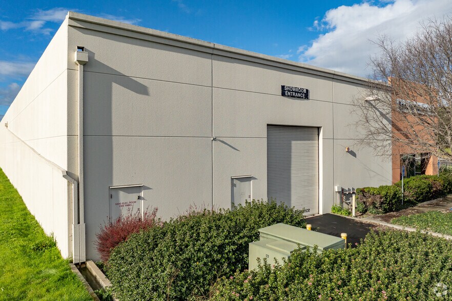 More Photos Of 5200-5234 Gateway Plaza Dr, Benicia Industrial For Sale