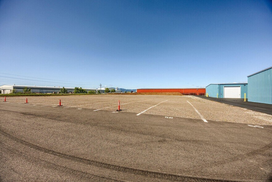 More Photos Of 1400 Avenue G, White City Self Storage For Sale