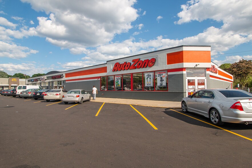 More Photos Of 5821-5835 W Silver Spring Dr, Milwaukee Unknown For Lease