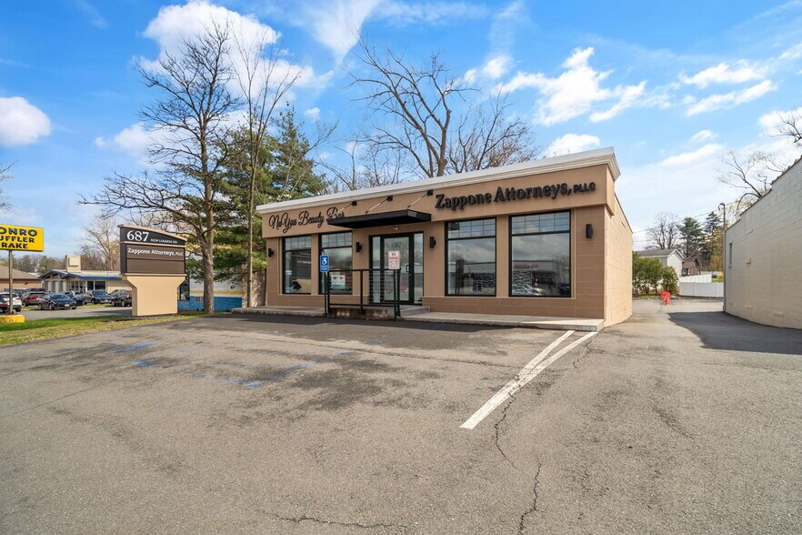 More Photos Of 687 New Loudon Rd, Latham Storefront For Sale