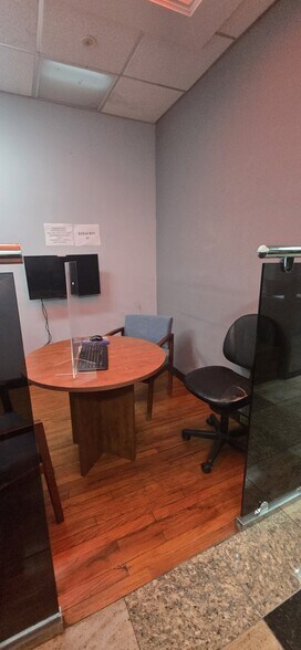 More Photos Of 9215 Roosevelt Ave, Jackson Heights Office For Lease