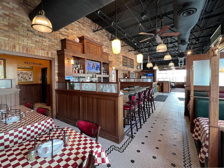 More Photos Of 1493-1505 S Randall Rd, Algonquin Storefront Retail Office For Lease