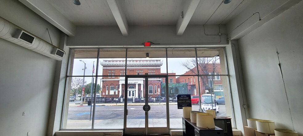 More Photos Of 161-191 W 4th St, Pomona Restaurant For Lease