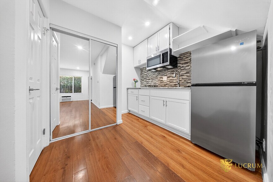 More Photos Of 2015-2021 Chariton St, Los Angeles Apartments For Sale