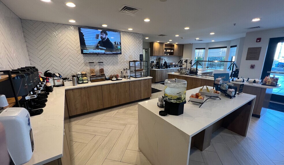 More Photos Of 7418 Washington Ave, Mount Pleasant Hotel For Sale