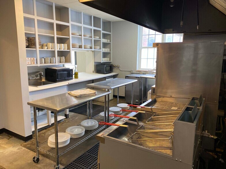 More Photos Of 501 Main St, Belton Storefront For Sale