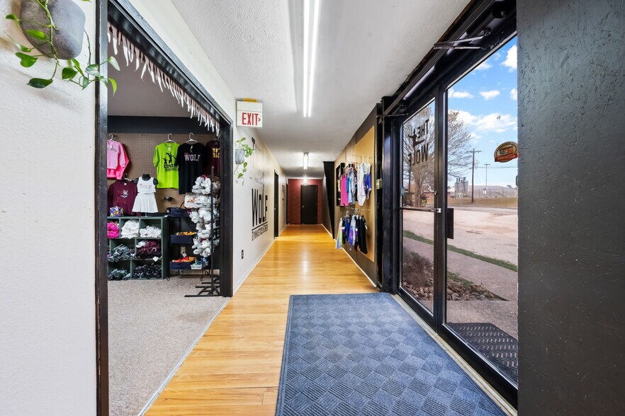 More Photos Of 115 N Willis Ave, Livingston Warehouse For Sale