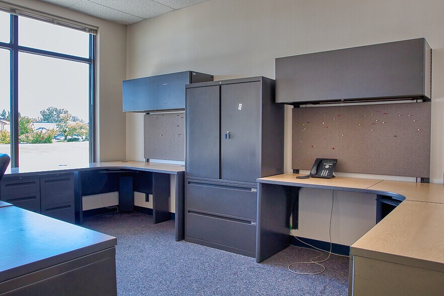 More Photos Of 1040 N 18th St, Centerville Medical For Sale