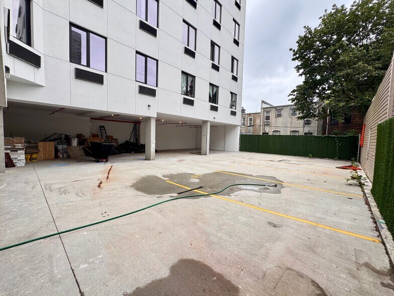 More Photos Of 713 Snediker Ave, Brooklyn Multifamily For Sale